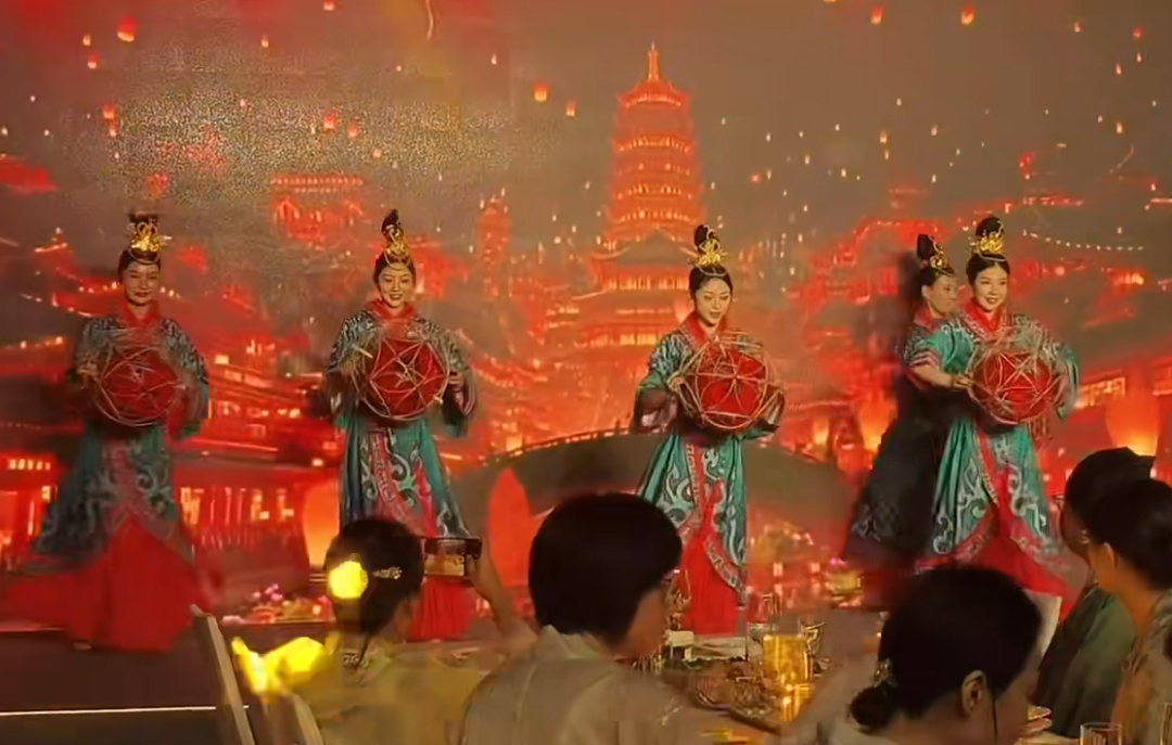滚灯舞 群像谢幕